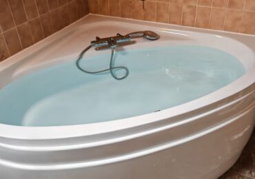 Installation d’une baignoire d’angle